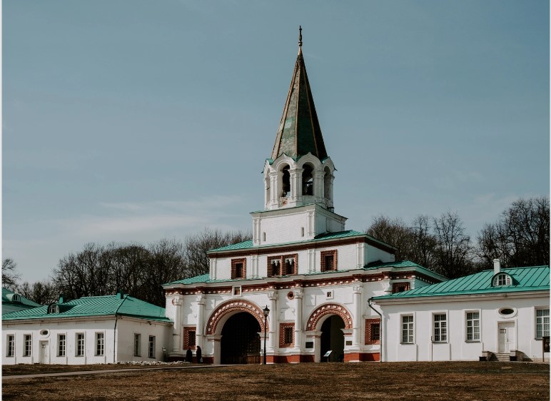 Ансамбль передних ворот